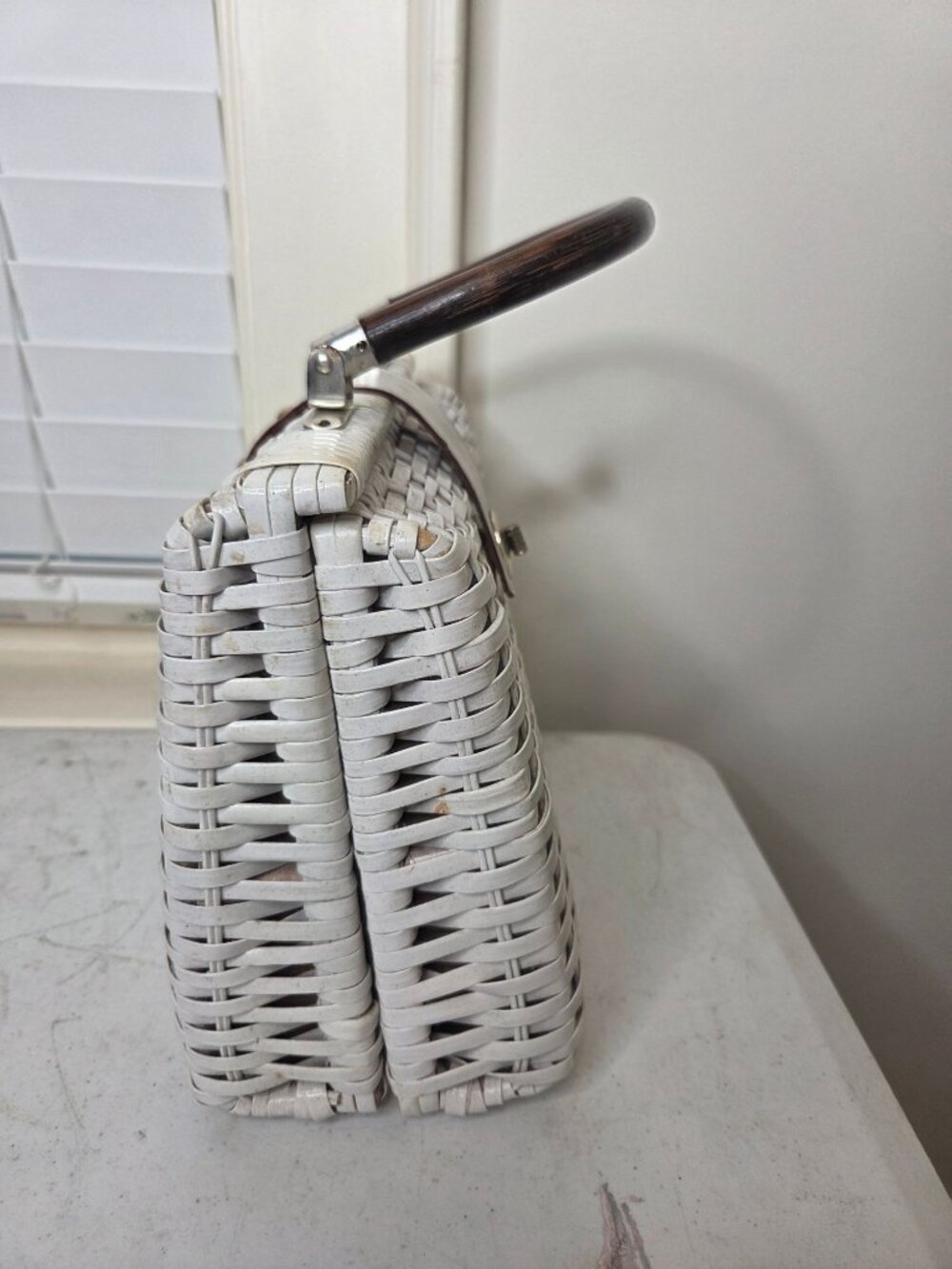 VTG orig Handmade White wicker Woven Handbag 1950s Bamboo Handle RETRO classic - Picture 7 of 9